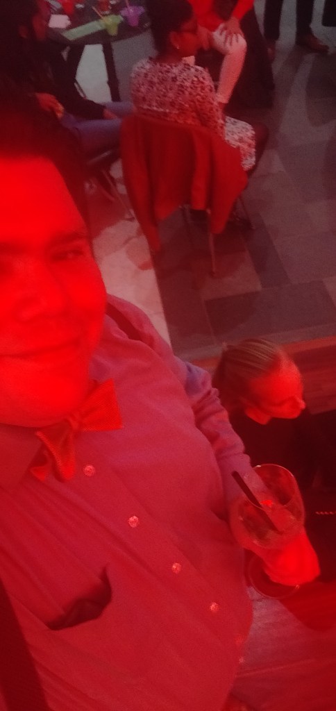 Charlotte en ik checken de pre-show