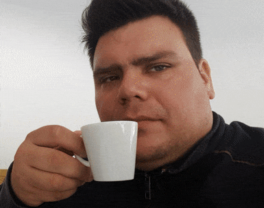 Ik probeer mijn eerste koffie in ruim tien jaar. Het was een espresso met een beetje melk op aanraden van de ontbijtdame in het hotel. Spoiler, ik vind het niet lekker.